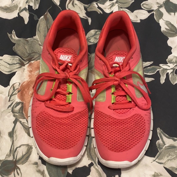 Nike Free Sneakers - Picture 3 of 6